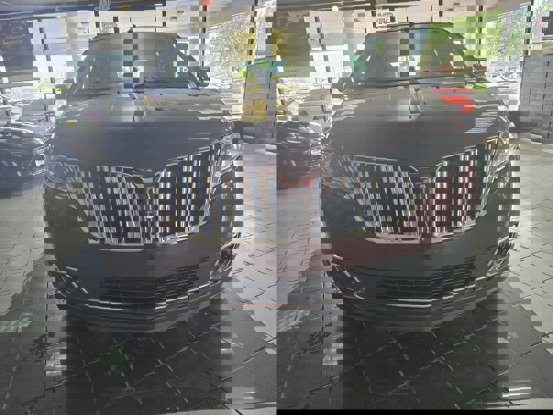 Used 2012 Lincoln MKX AWD image 2