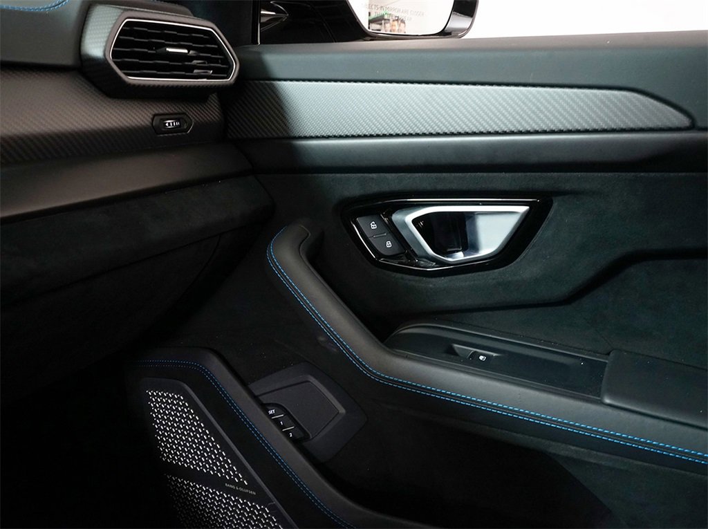 Used 2023 Lamborghini Urus Performante image 16