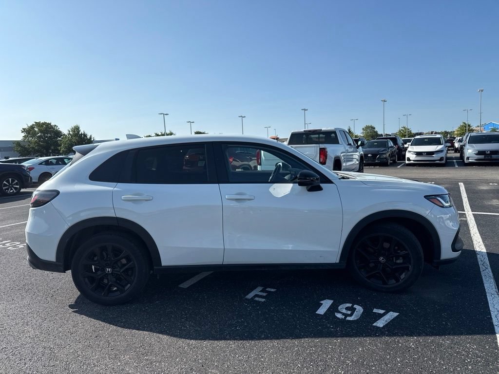 Used 2024 Honda HR-V Sport image 12