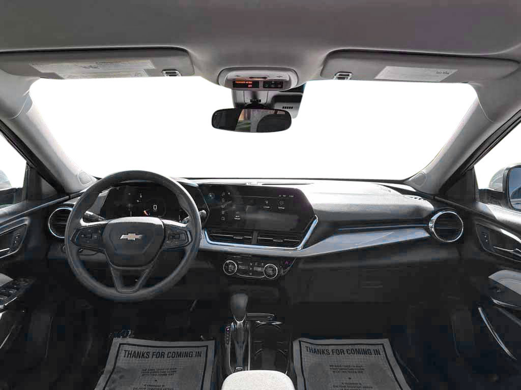 Used 2025 Chevrolet Trax LT FWD image 31