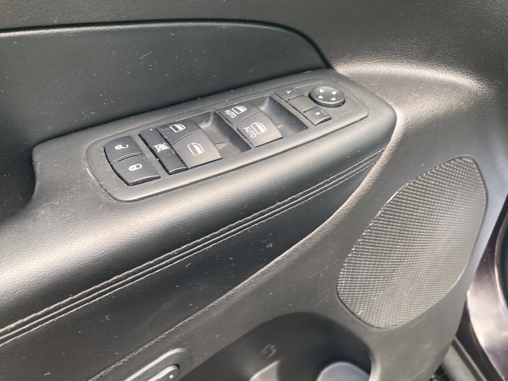Used 2019 Jeep Grand Cherokee Limited AWD/4WD image 14
