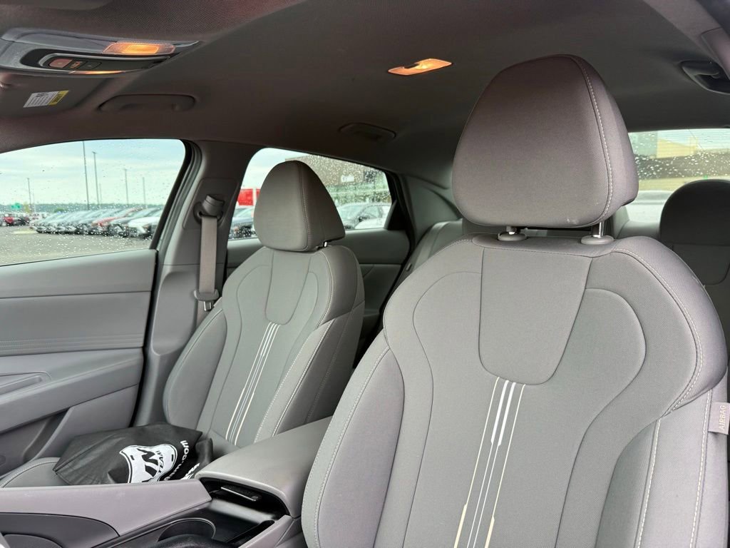 Used 2024 Hyundai Elantra SEL FWD image 22
