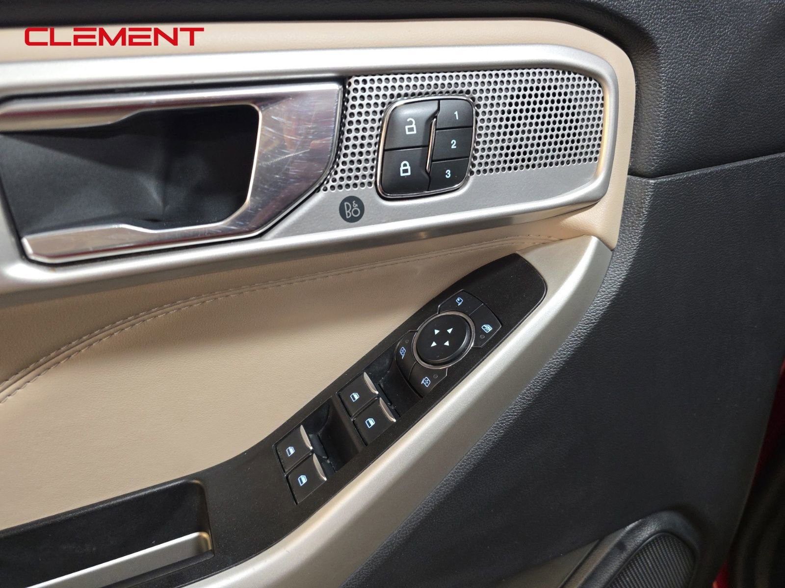 Used 2021 Ford Explorer Limited w/ Equipment Group 301A image 29