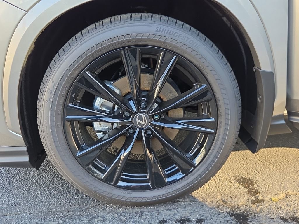 New 2026 Lexus NX 450h+ F Sport image 28