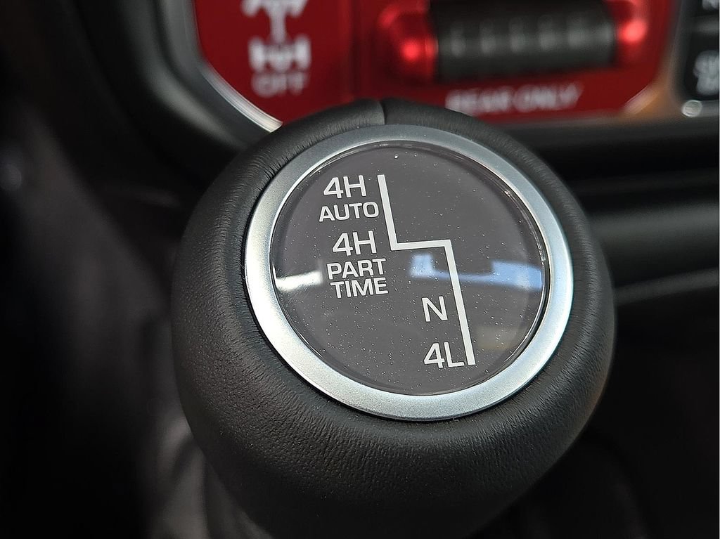Used 2025 Jeep Wrangler Unlimited Rubicon 392 AWD/4WD image 29