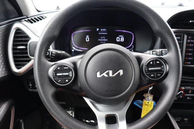 Used 2025 Kia Soul LX w/ LX Technology Package FWD image 18