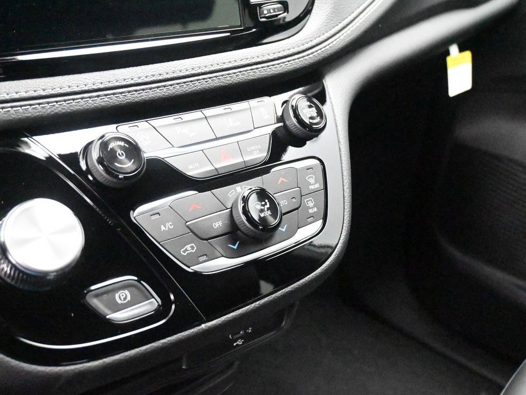 New 2026 Chrysler Pacifica Select image 18