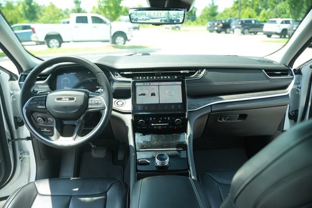 Used 2023 Jeep Grand Cherokee L Limited w/ Luxury Tech Group II AWD/4WD image 28