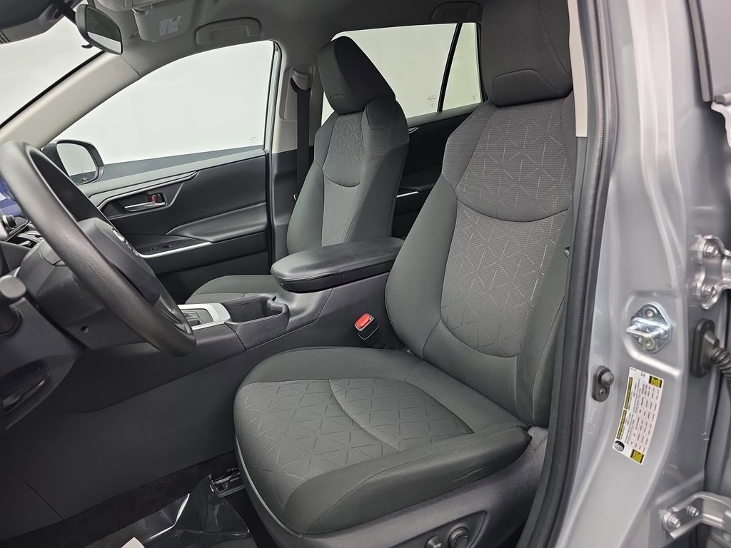Used 2024 Toyota RAV4 XLE image 22