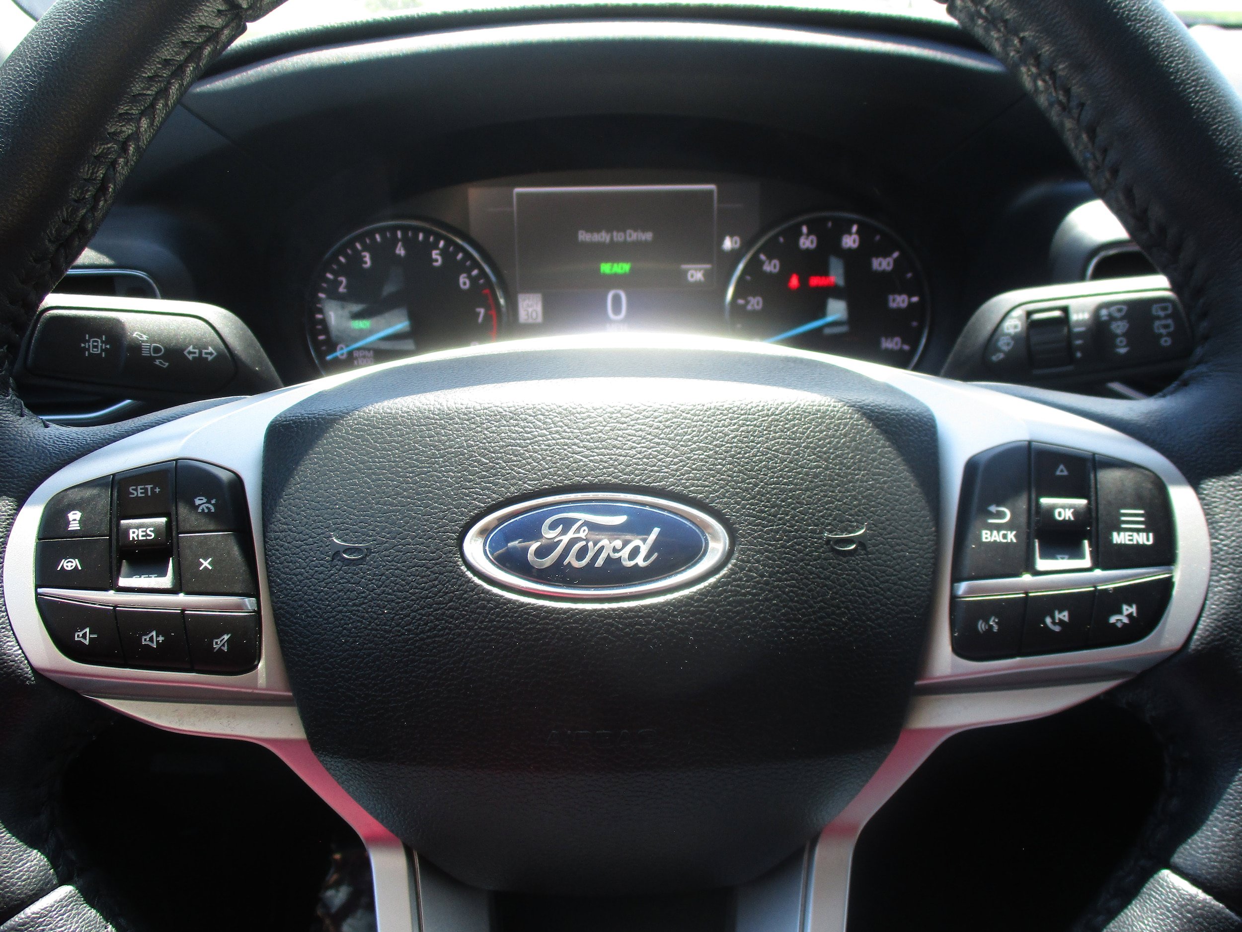 Used 2022 Ford Explorer Limited w/ Hybrid Equipment Group 310A AWD/4WD image 18