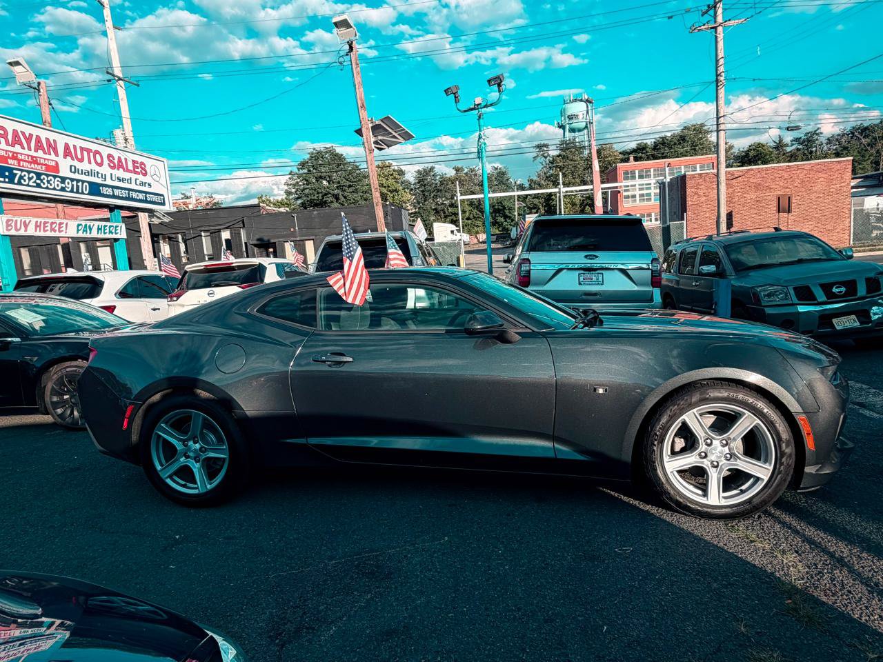 Used 2018 Chevrolet Camaro LT RWD image 11