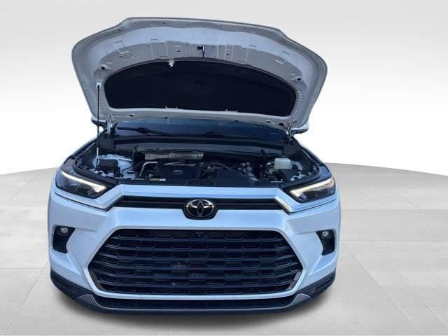 Used 2025 Toyota Grand Highlander AWD image 36