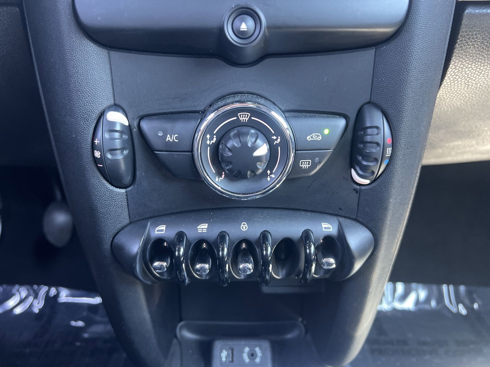 Used 2013 MINI Cooper Convertible FWD image 5