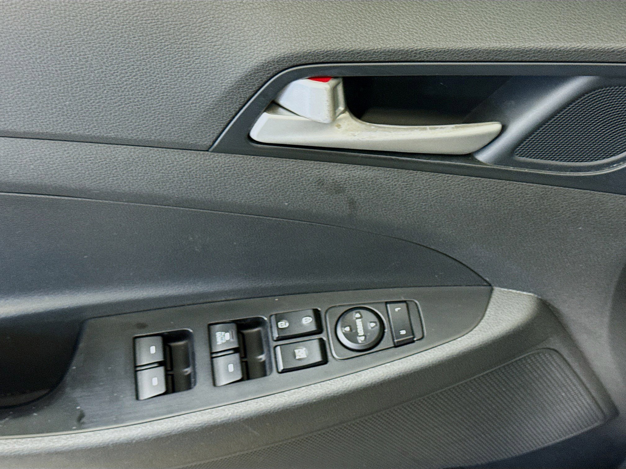 Used 2020 Hyundai Tucson SE image 23