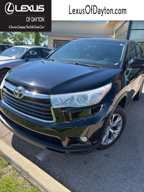 Used 2015 Toyota Highlander Plus FWD image 1
