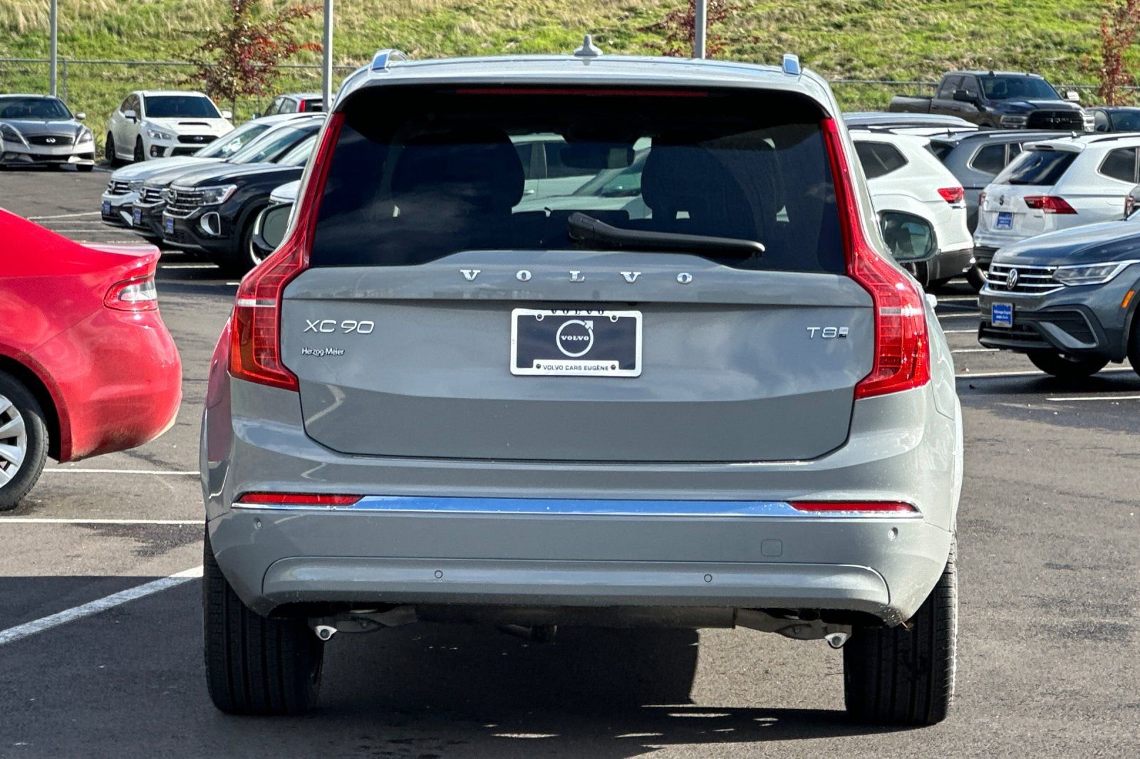 Used 2025 Volvo XC90 T8 Plus w/ Protection Package Premier AWD/4WD image 5