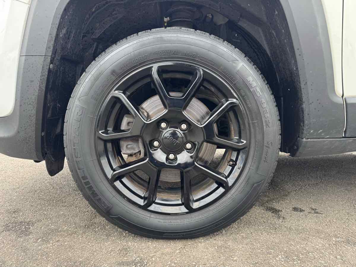 Used 2020 Jeep Renegade Altitude AWD/4WD image 9