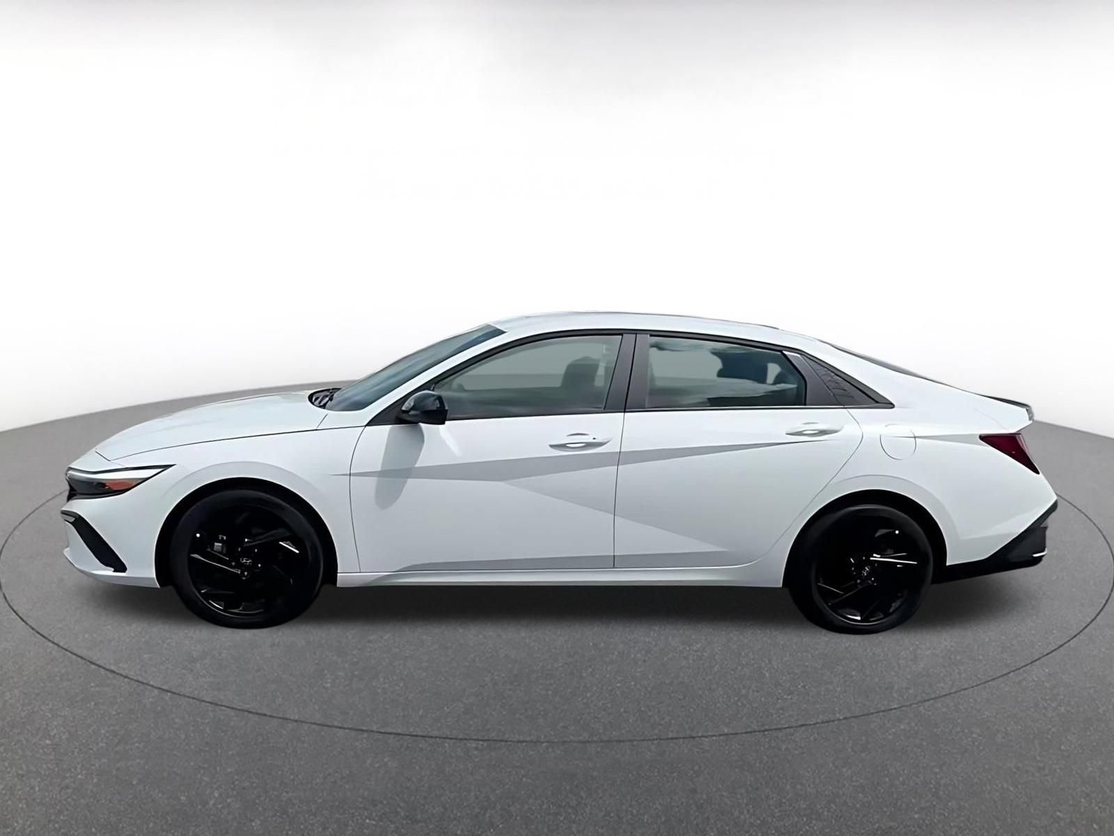 Used 2026 Hyundai Elantra Sport FWD image 10
