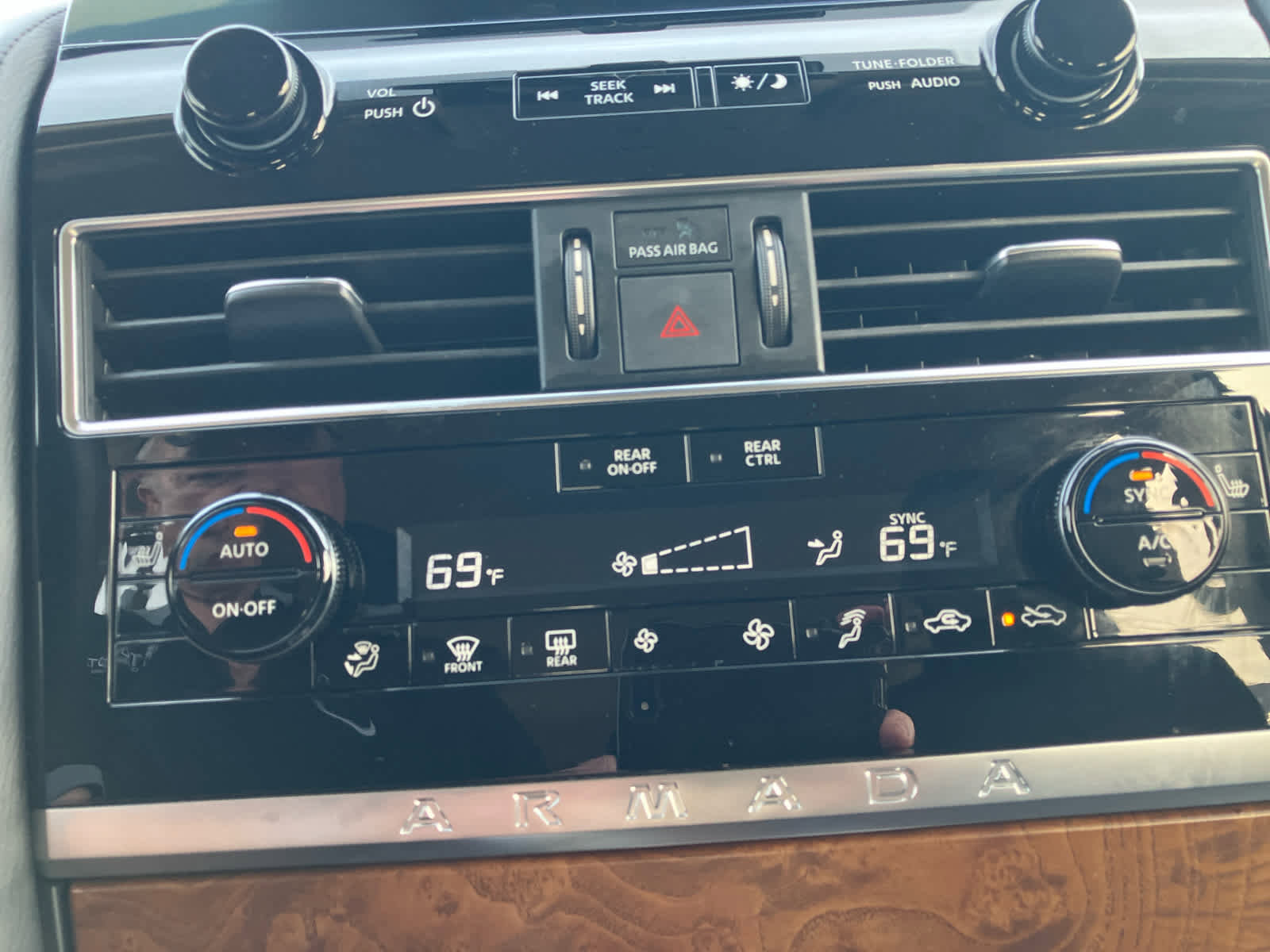 Used 2024 Nissan Armada SL w/ Cargo Package image 27