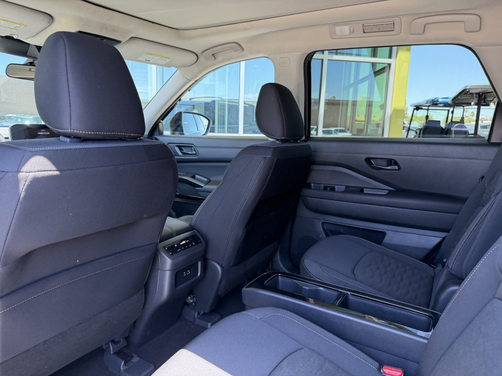 Used 2025 Nissan Pathfinder SV w/ SV Premium Package FWD image 34