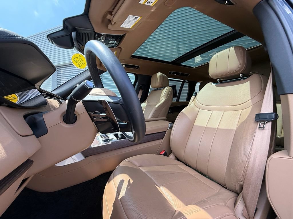 Certified 2025 Land Rover Range Rover Long Wheelbase SE AWD/4WD image 26