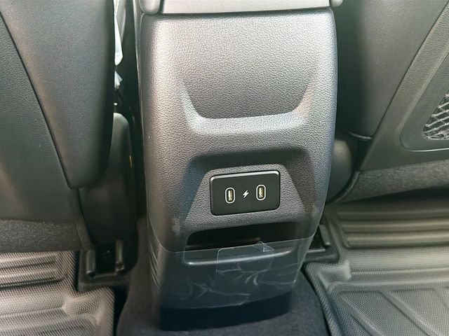 New 2026 Hyundai Venue SEL FWD image 25