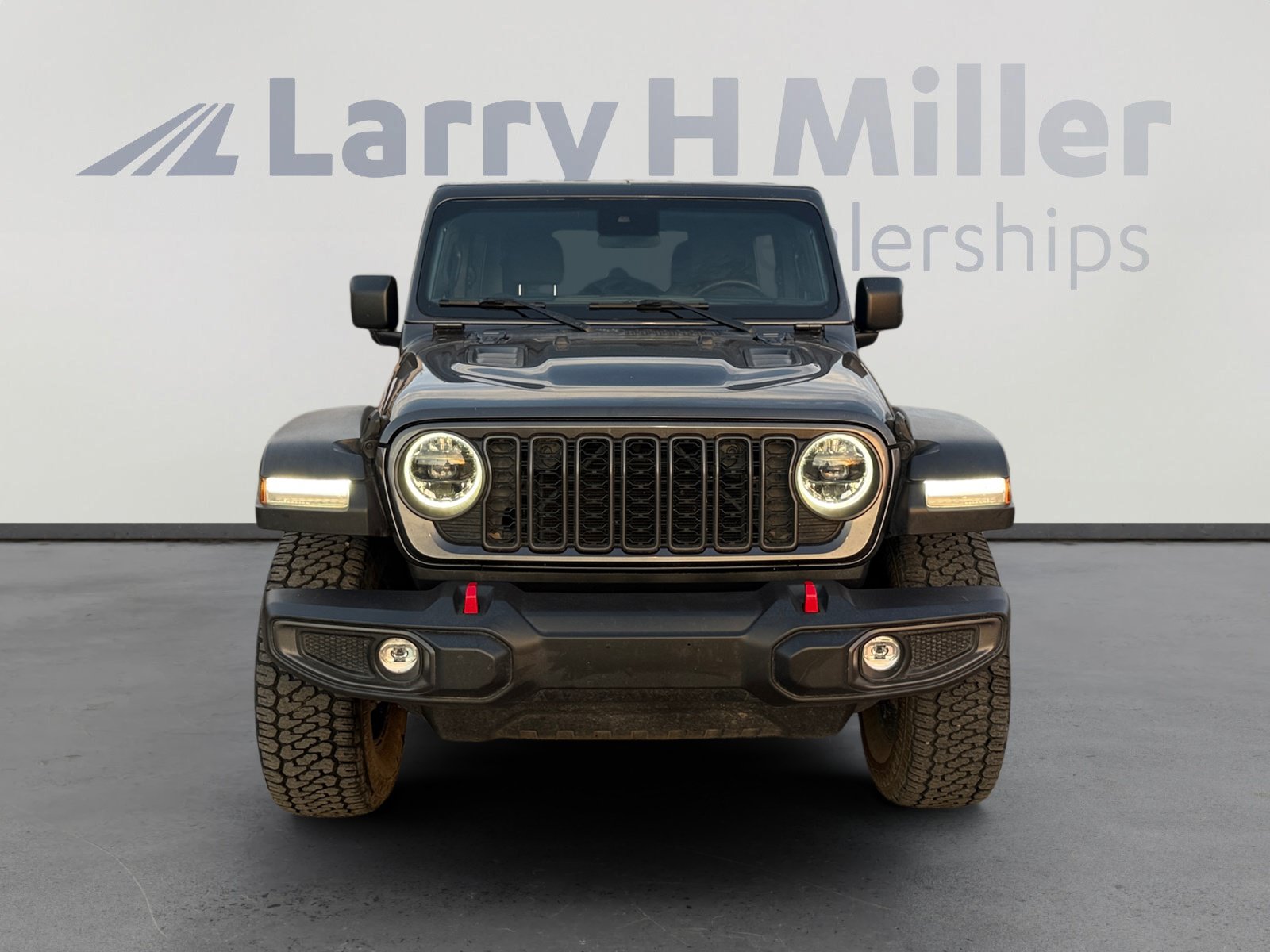 Used 2024 Jeep Wrangler Unlimited Rubicon AWD/4WD image 8