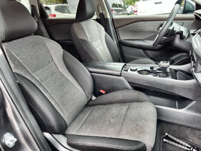Used 2023 Nissan Rogue SV AWD/4WD image 25