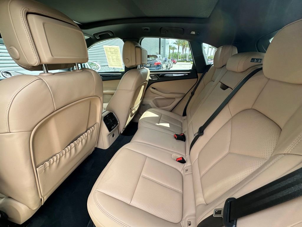 Certified 2026 Porsche Macan Turbo AWD/4WD image 36