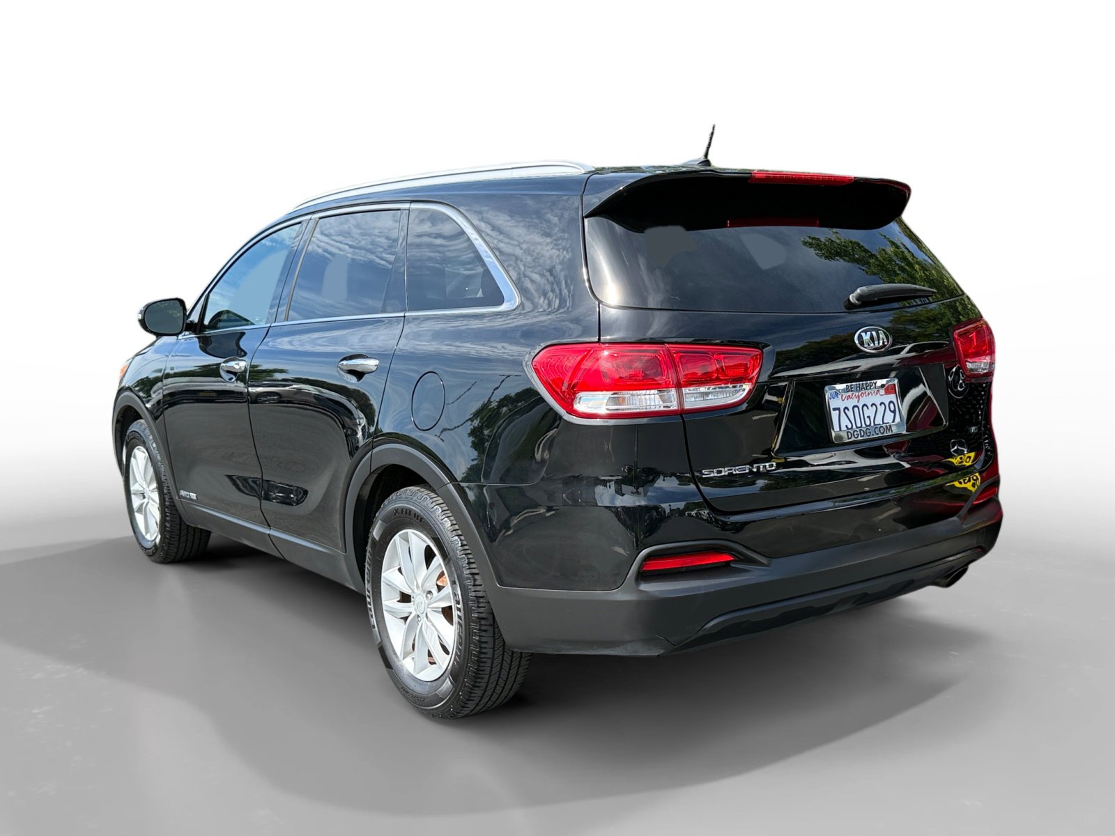 Used 2017 Kia Sorento LX image 3