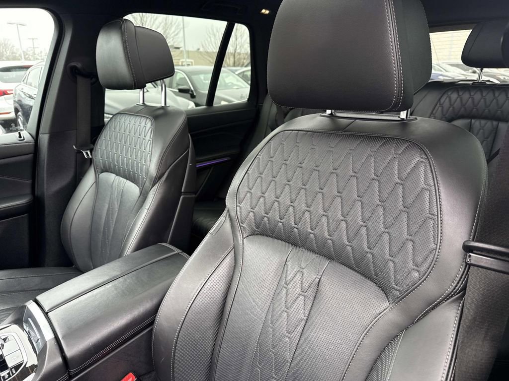 Used 2025 BMW X5 xDrive50e AWD/4WD image 28