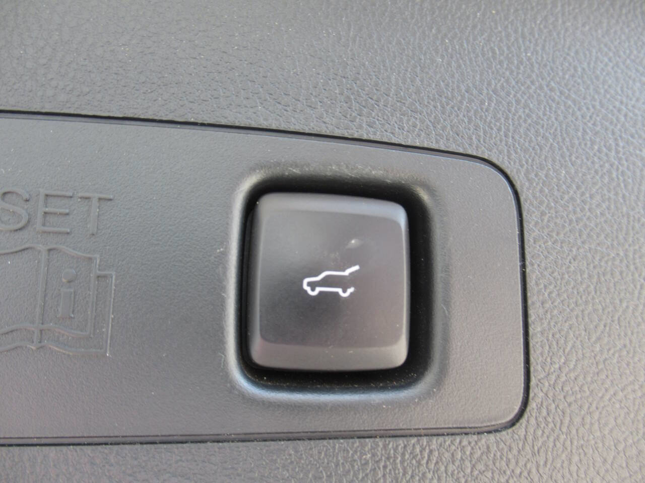 Used 2020 Lincoln Corsair Reserve w/ Elements Package image 13