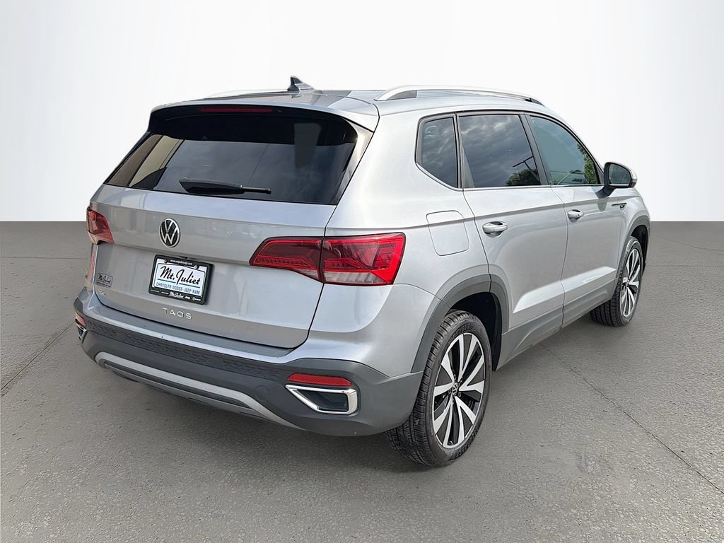 Used 2024 Volkswagen Taos SE FWD image 4