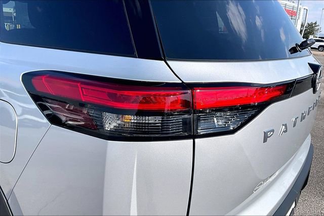 Certified 2025 Nissan Pathfinder SV image 20