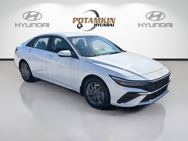 New 2026 Hyundai Elantra Blue image 3