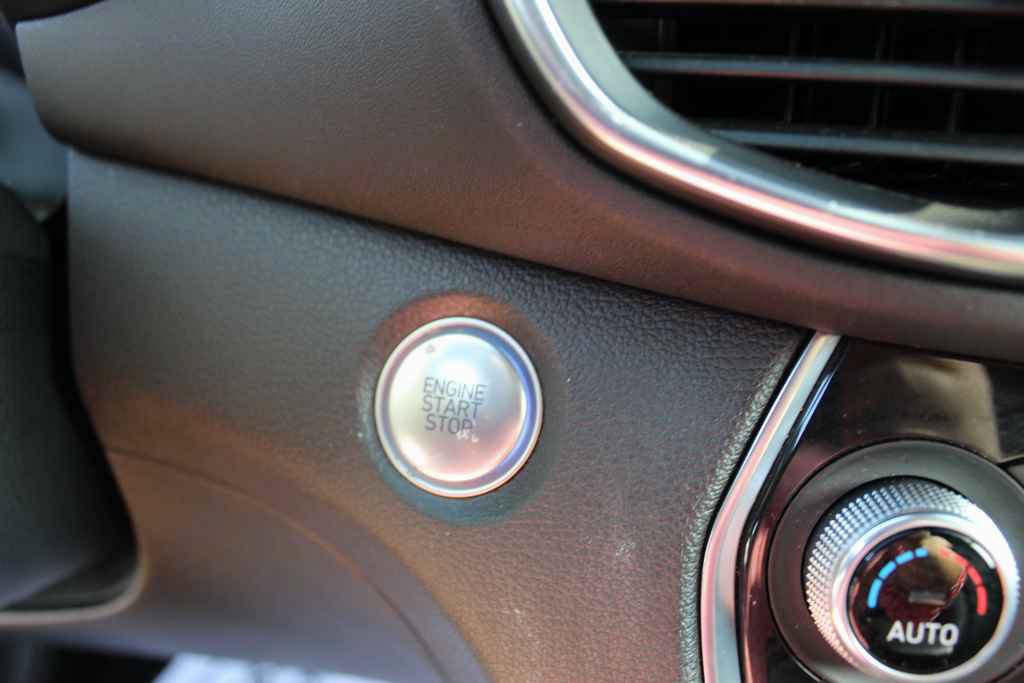 Used 2019 Hyundai Santa Fe Limited FWD image 18