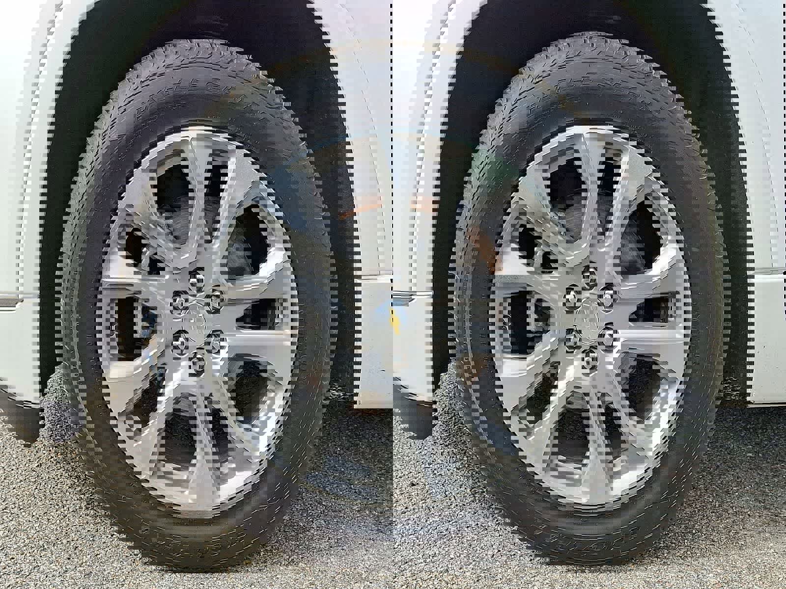 Used 2018 Chevrolet Traverse Premier image 39