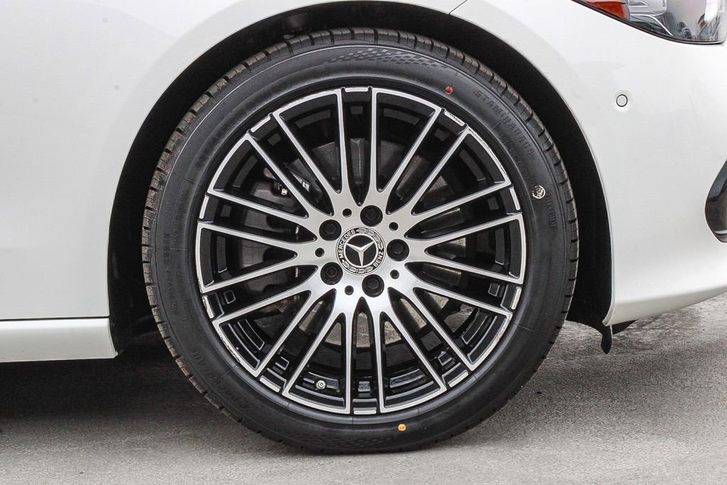 Used 2023 Mercedes-Benz C 300 Sedan image 11