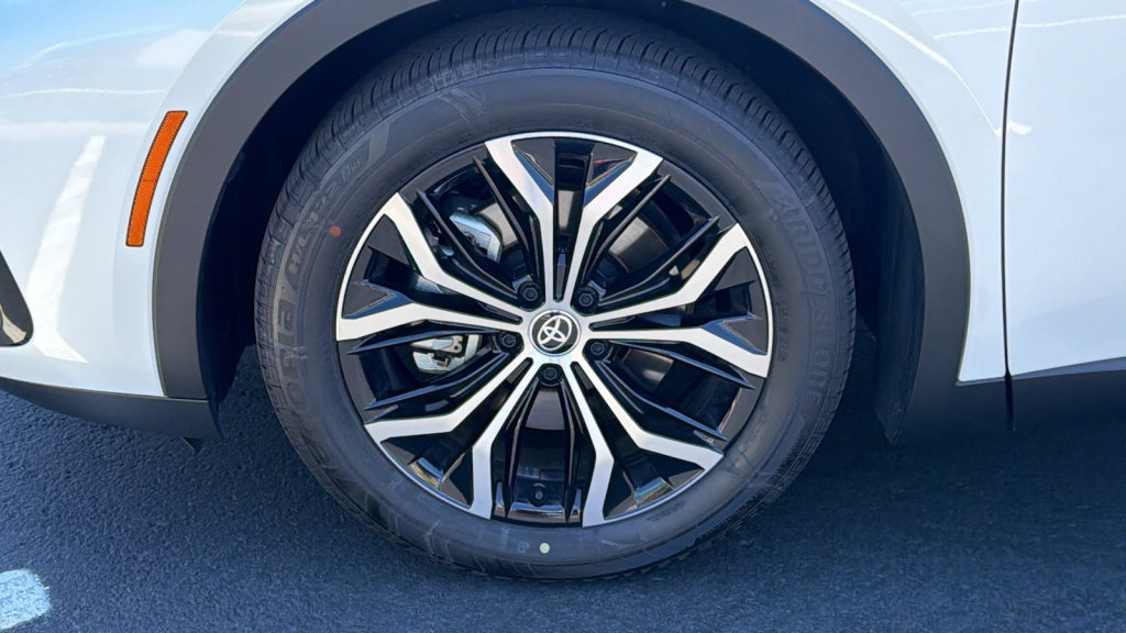 Certified 2026 Toyota Crown AWD/4WD image 9