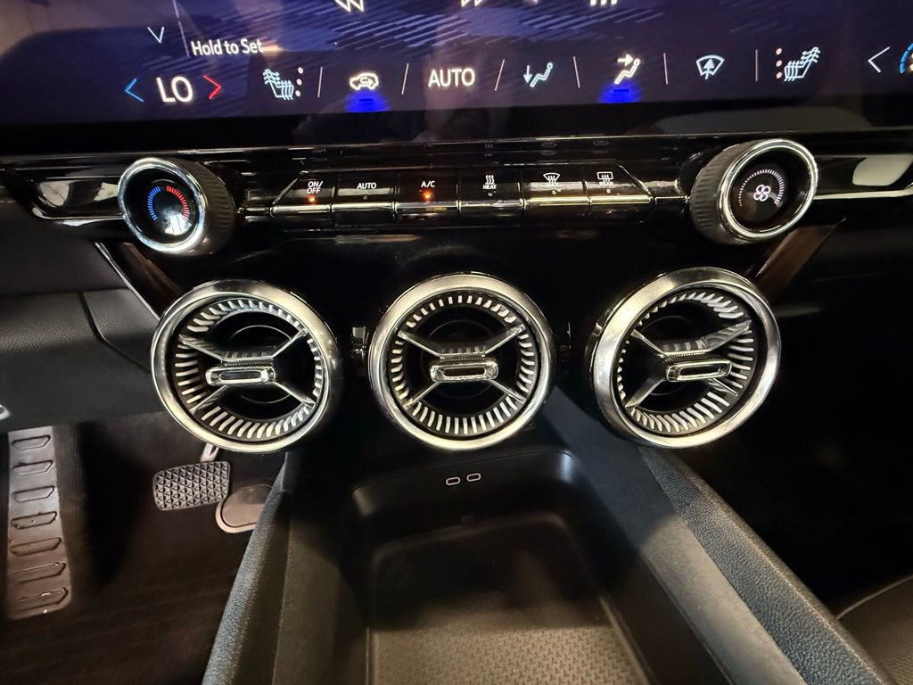 Used 2024 Chevrolet Blazer EV LT image 32