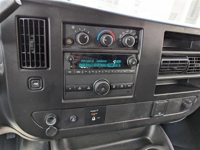 Used 2024 GMC Savana 2500 w/ Driver Convenience Package image 17