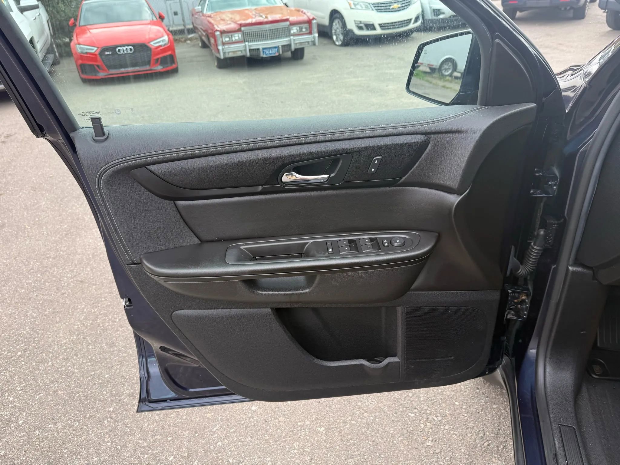 Used 2017 Chevrolet Traverse LT w/ Style and Technology Package image 18