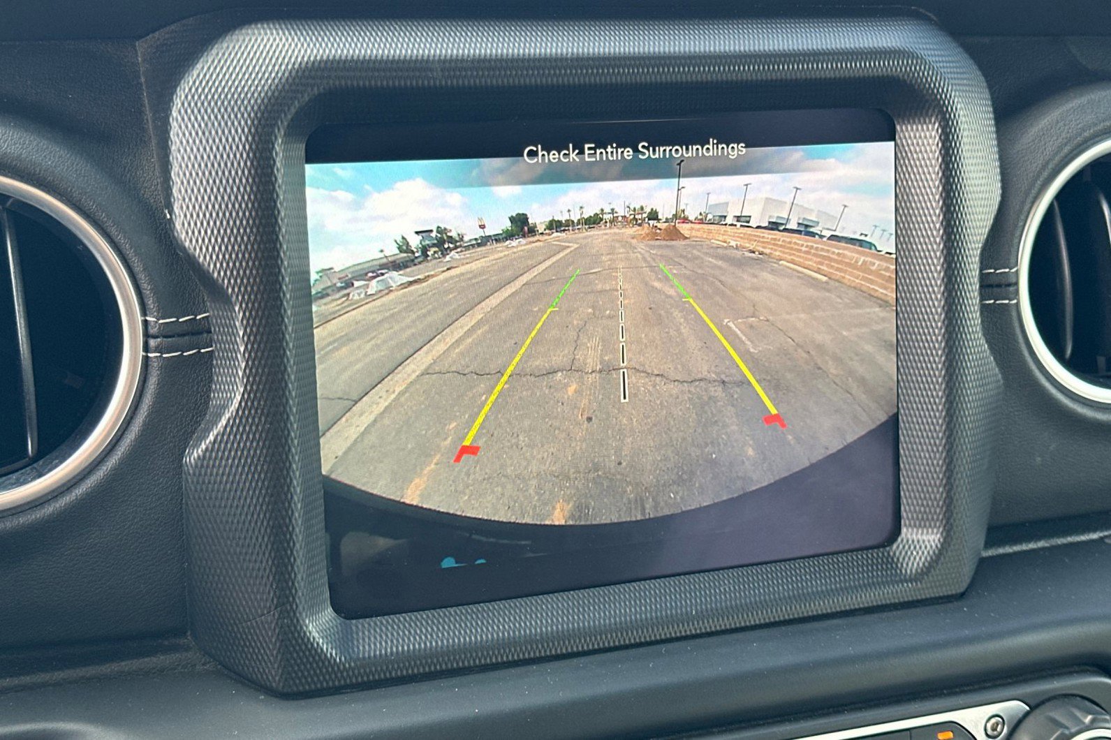 Used 2023 Jeep Wrangler Sahara image 20