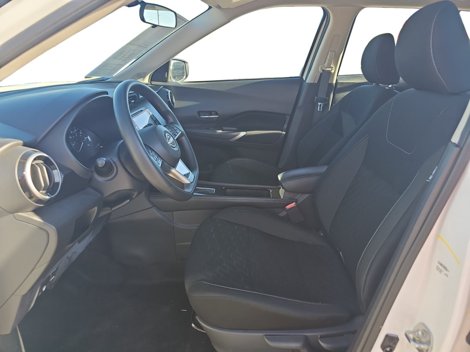 Used 2024 Nissan Kicks SV FWD image 10