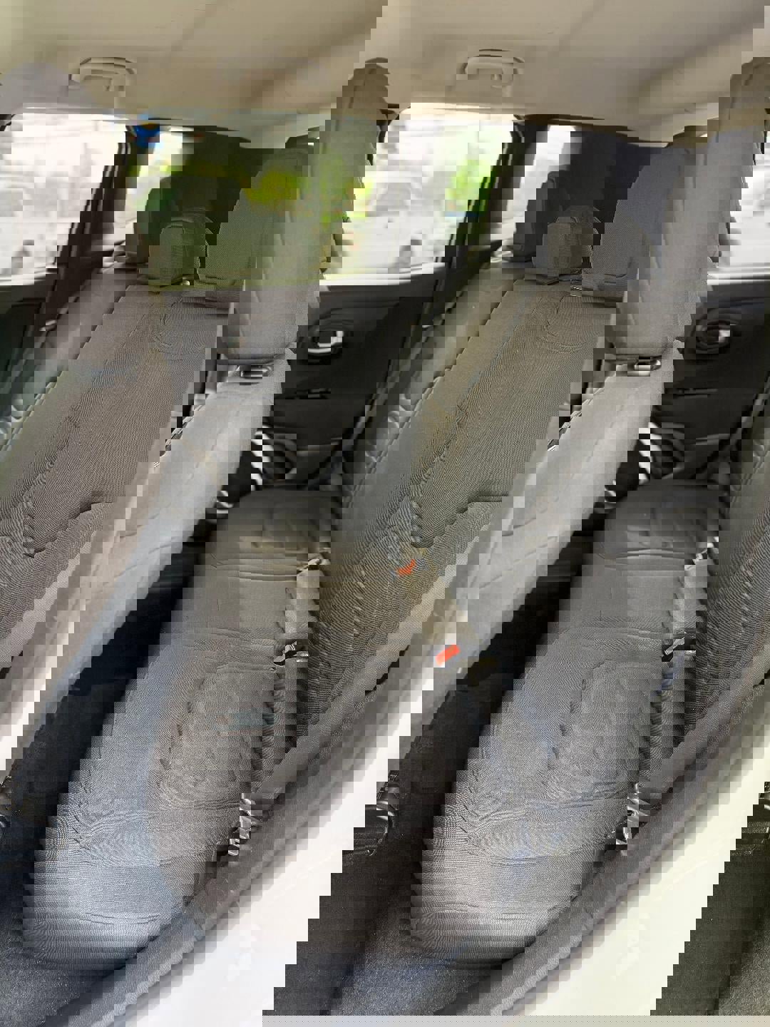 Used 2018 Jeep Renegade Latitude AWD/4WD image 9