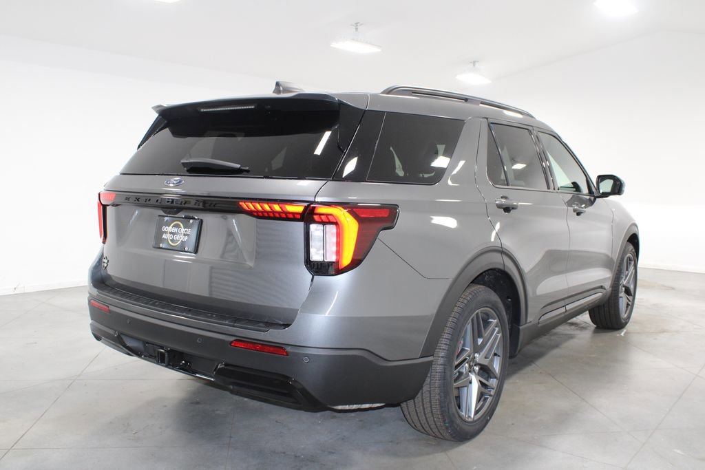 New 2026 Ford Explorer ST-Line w/ ST-Line Street Pack RWD image 8