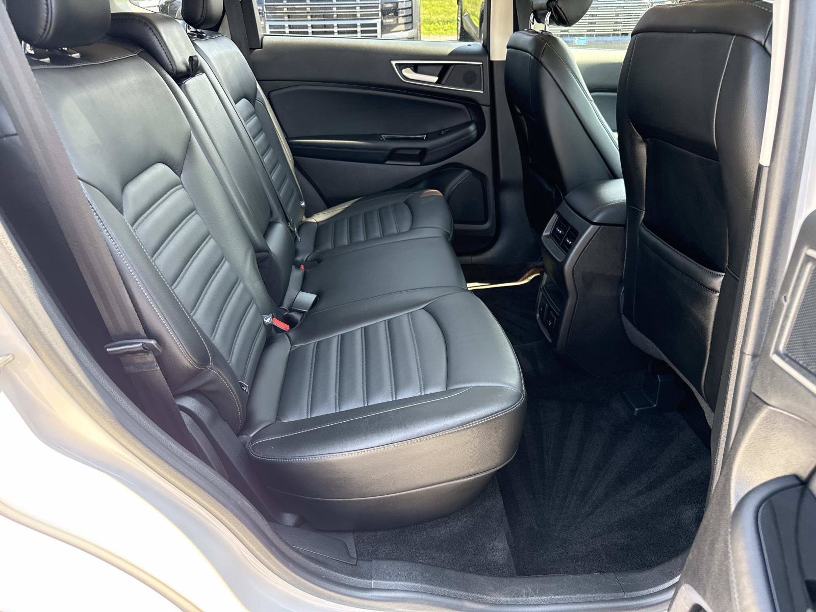 Used 2017 Ford Edge SEL w/ Equipment Group 201A AWD/4WD image 21