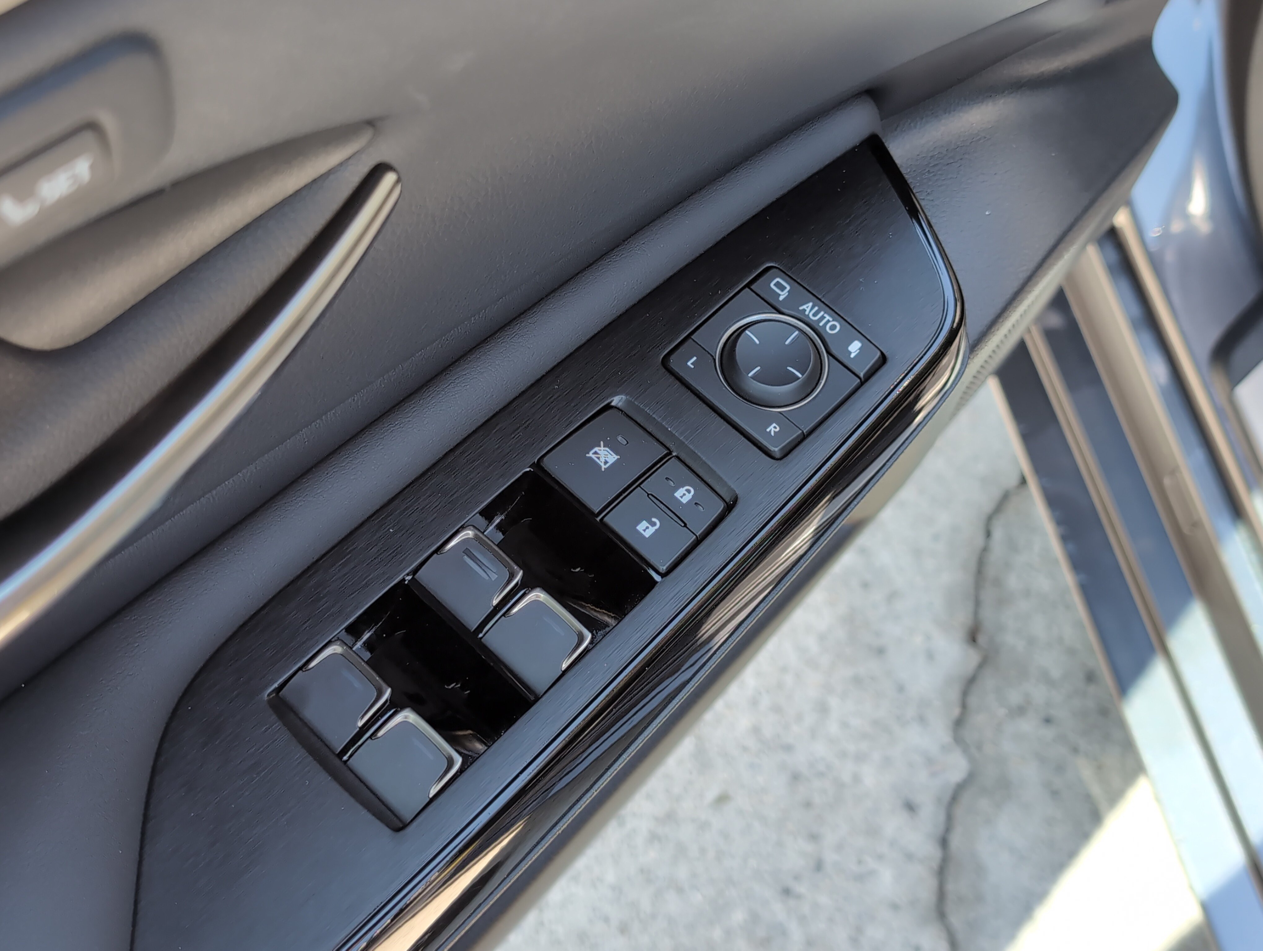 Used 2023 Lexus ES 350 w/ Premium Package FWD image 15