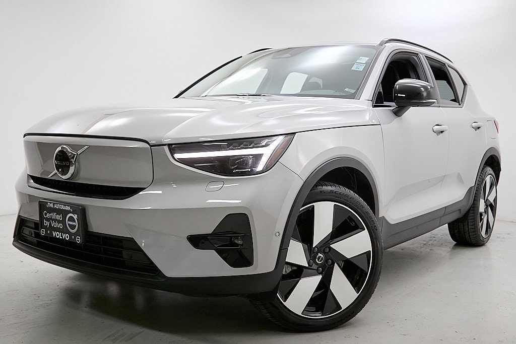 Certified 2023 Volvo XC40 Recharge Ultimate image 2
