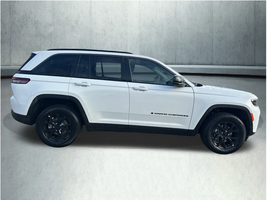 New 2026 Jeep Grand Cherokee Laredo image 8